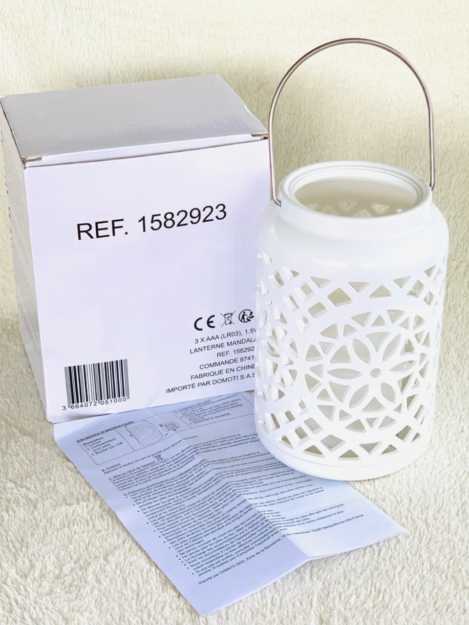 Lanterne blanche avec anse et bougie LED